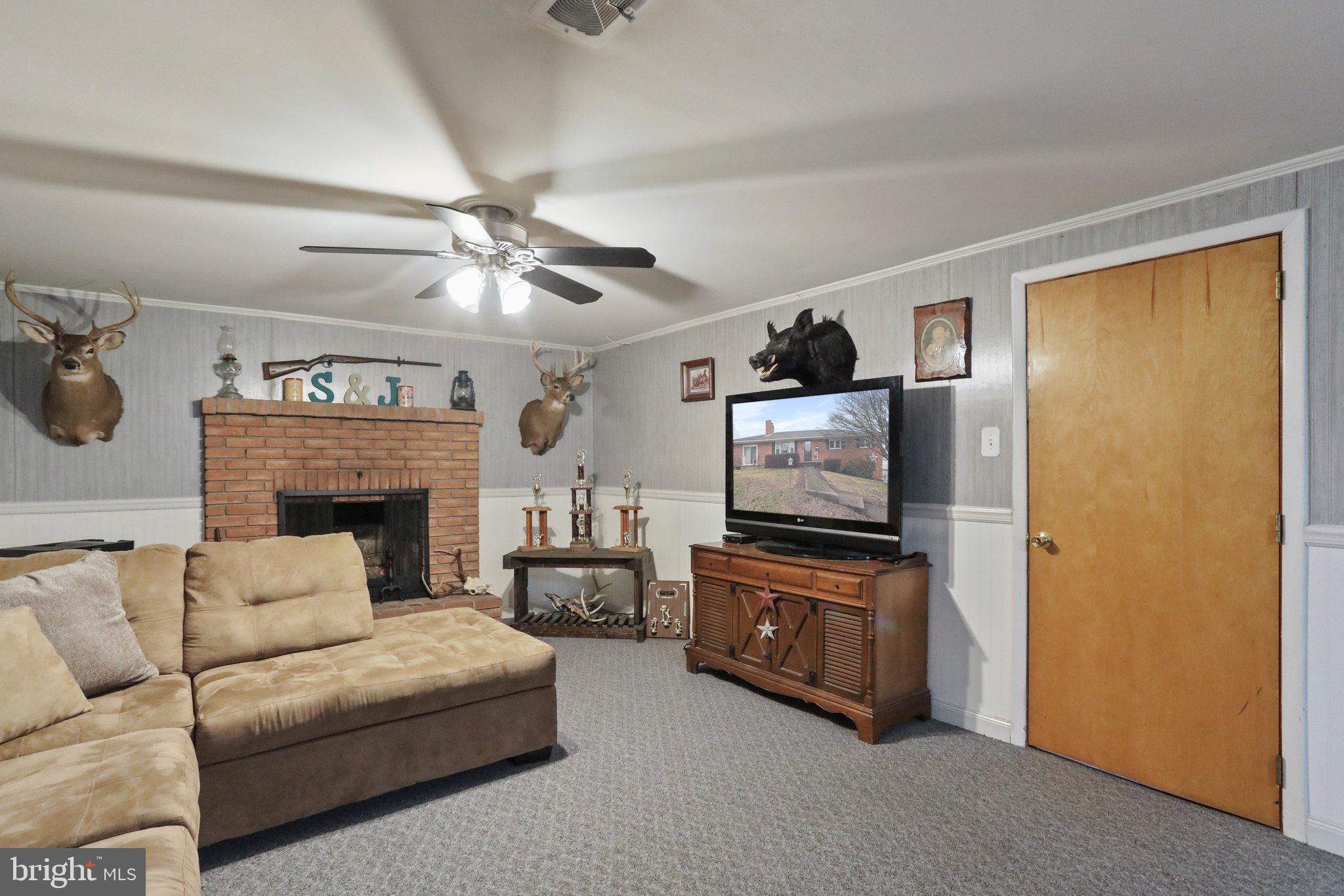 16024 Plumtree Ln