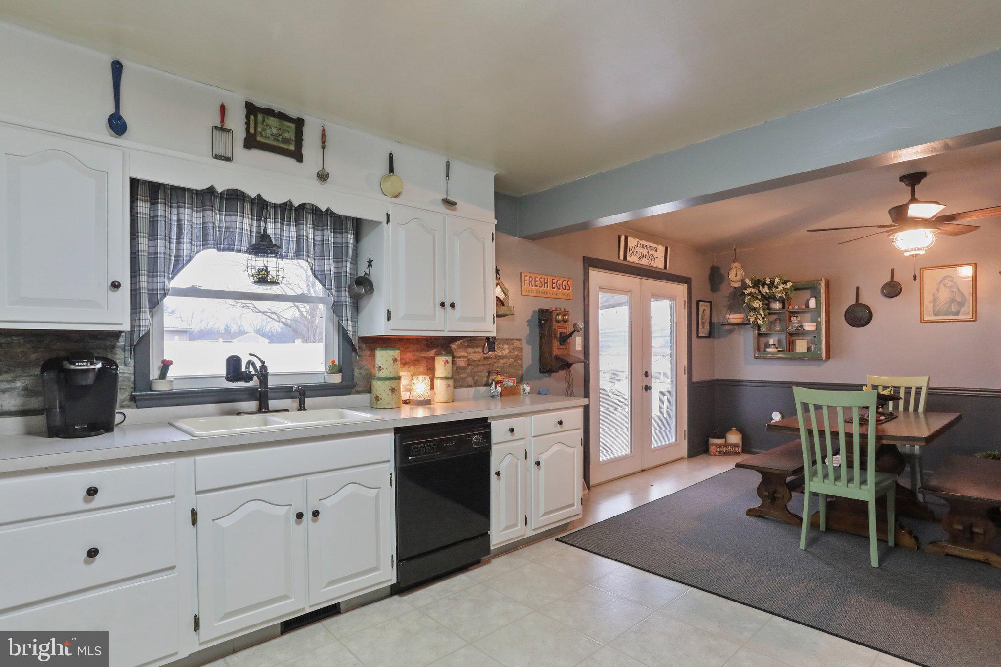 16024 Plumtree Ln