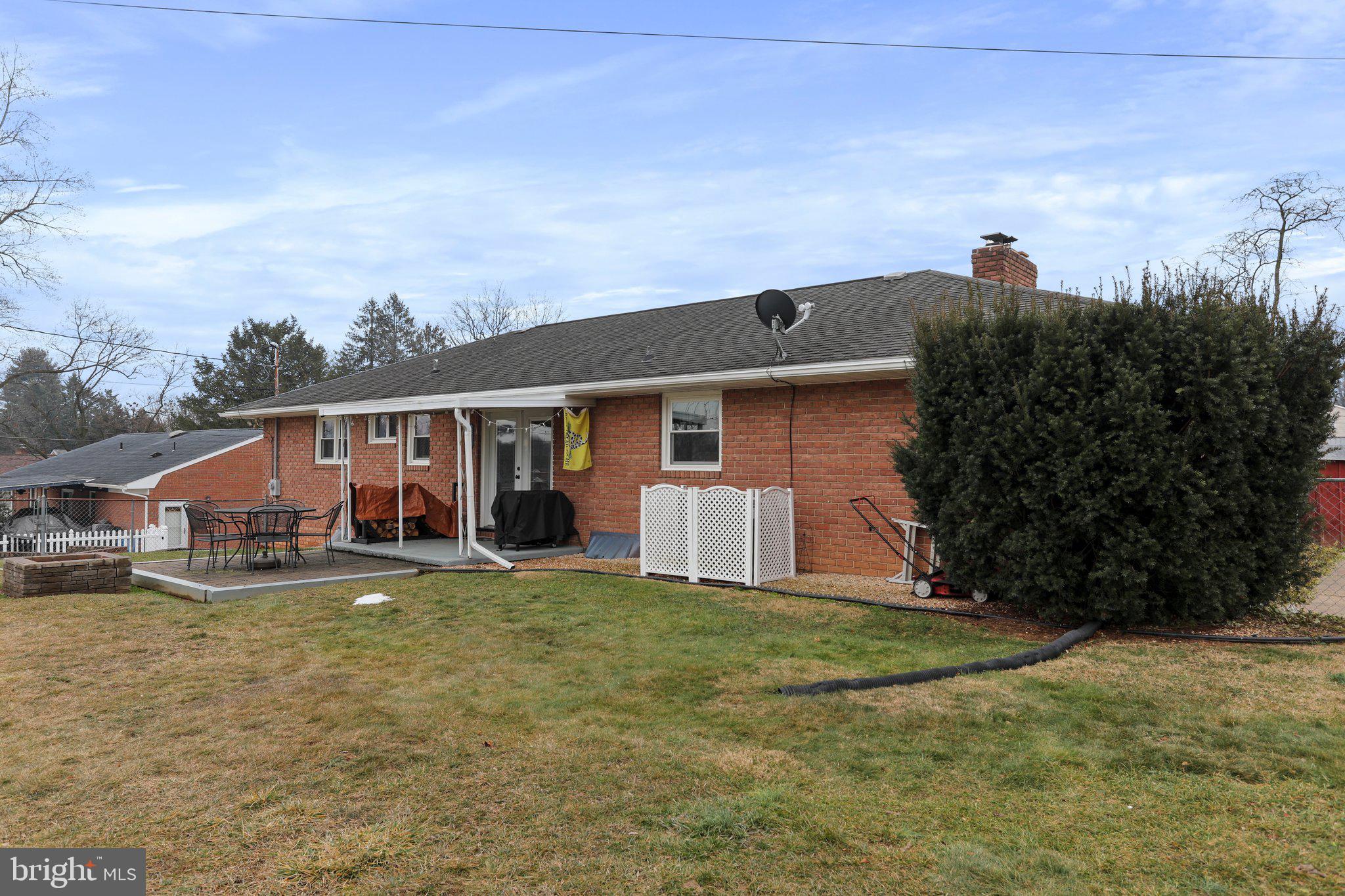 16024 Plumtree Ln