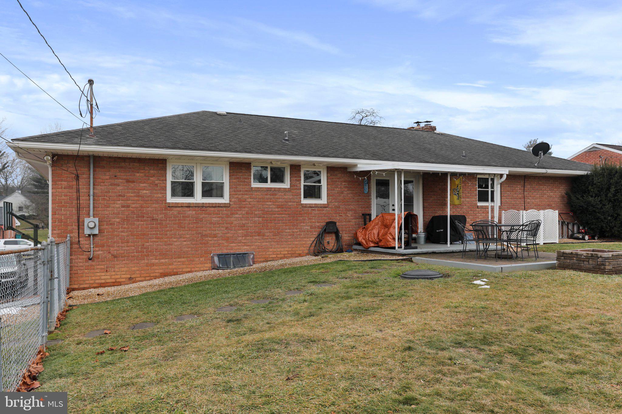 16024 Plumtree Ln