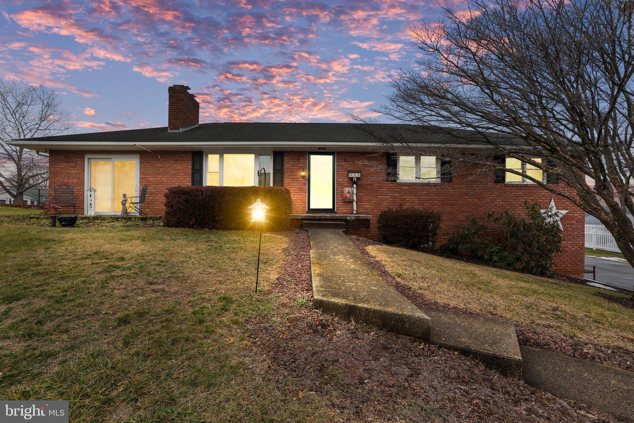 16024 Plumtree Ln