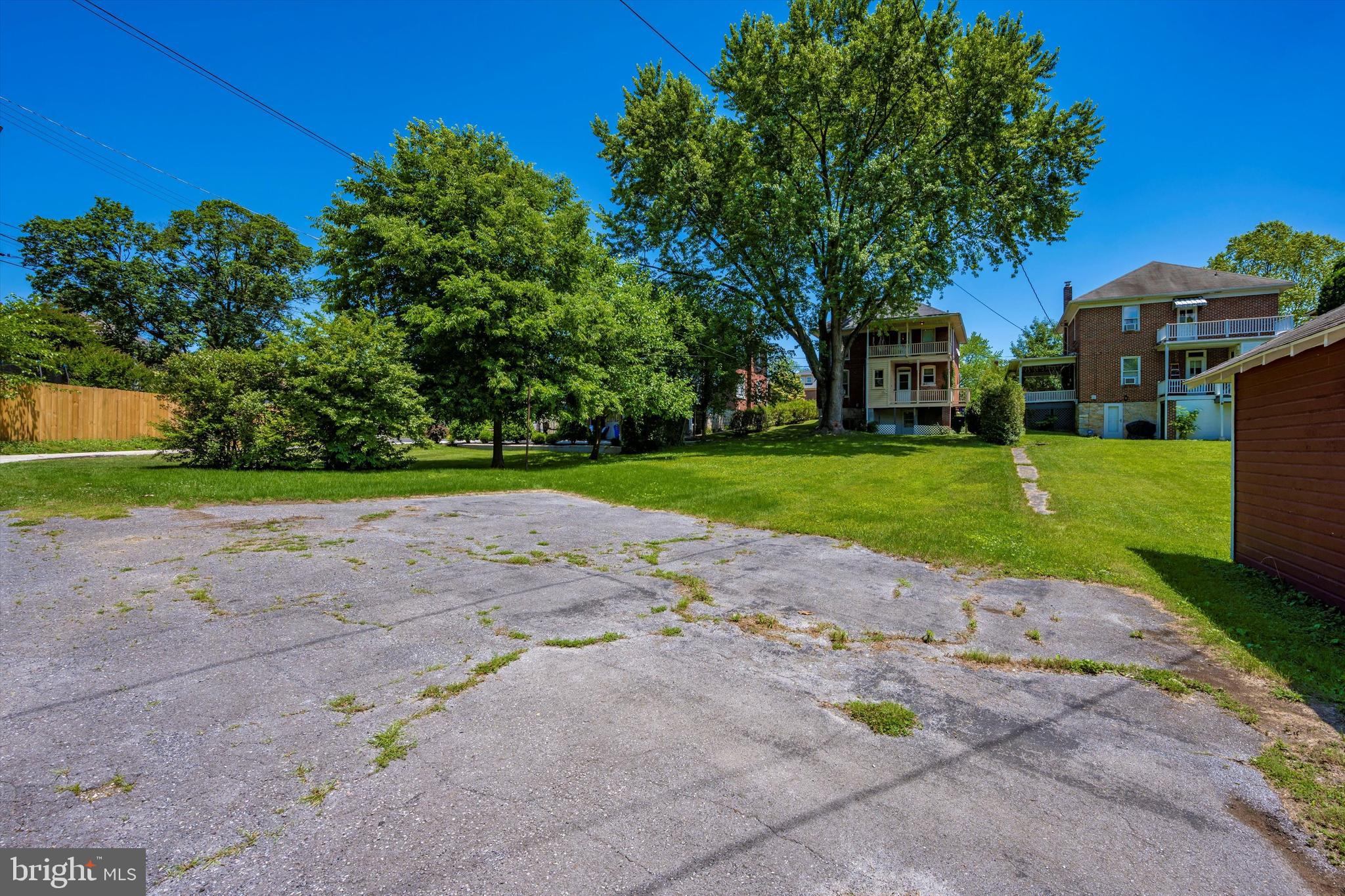 967 Mulberry Ave