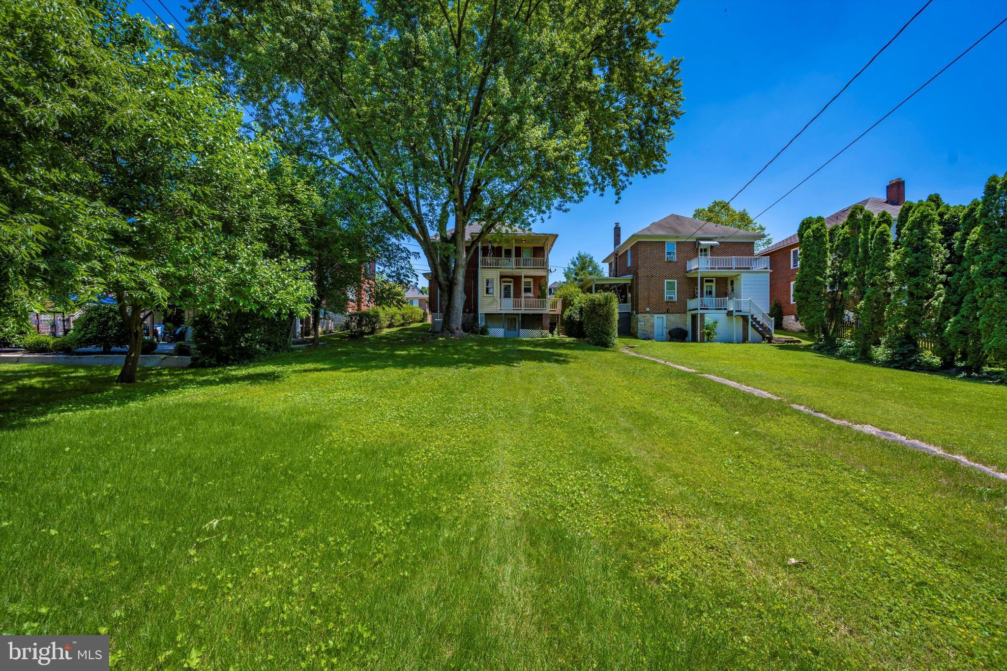 967 Mulberry Ave