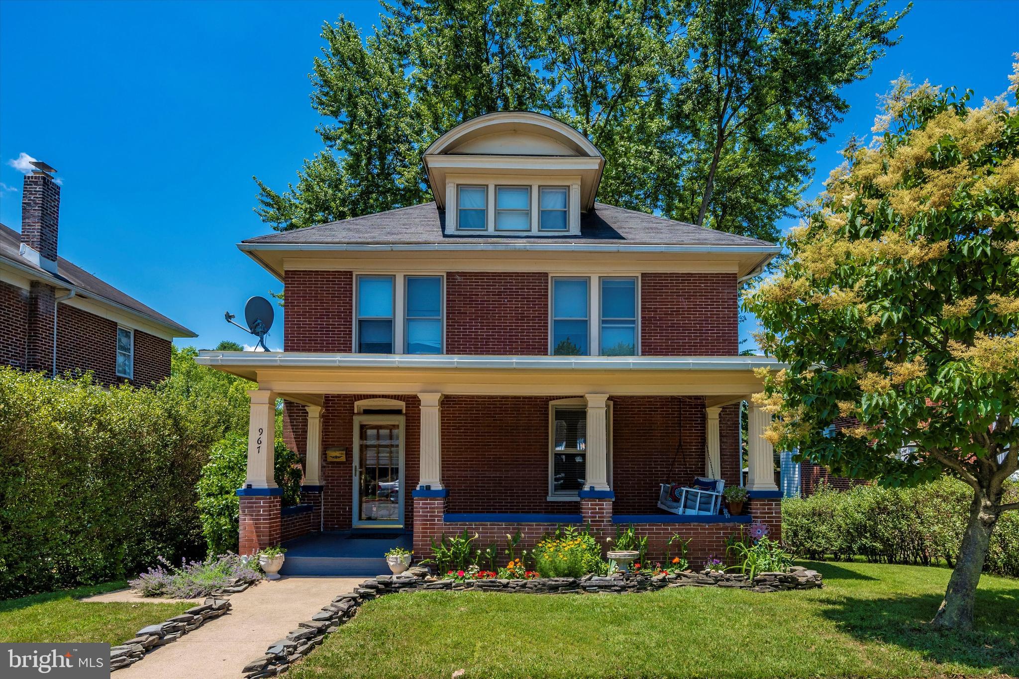 967 Mulberry Ave