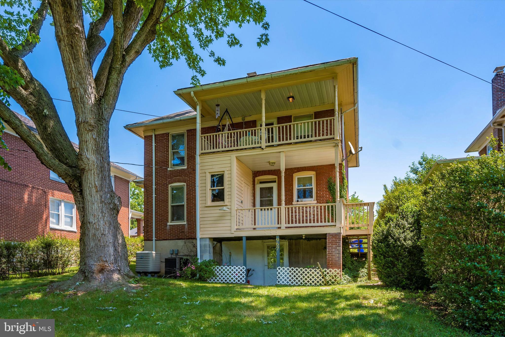 967 Mulberry Ave