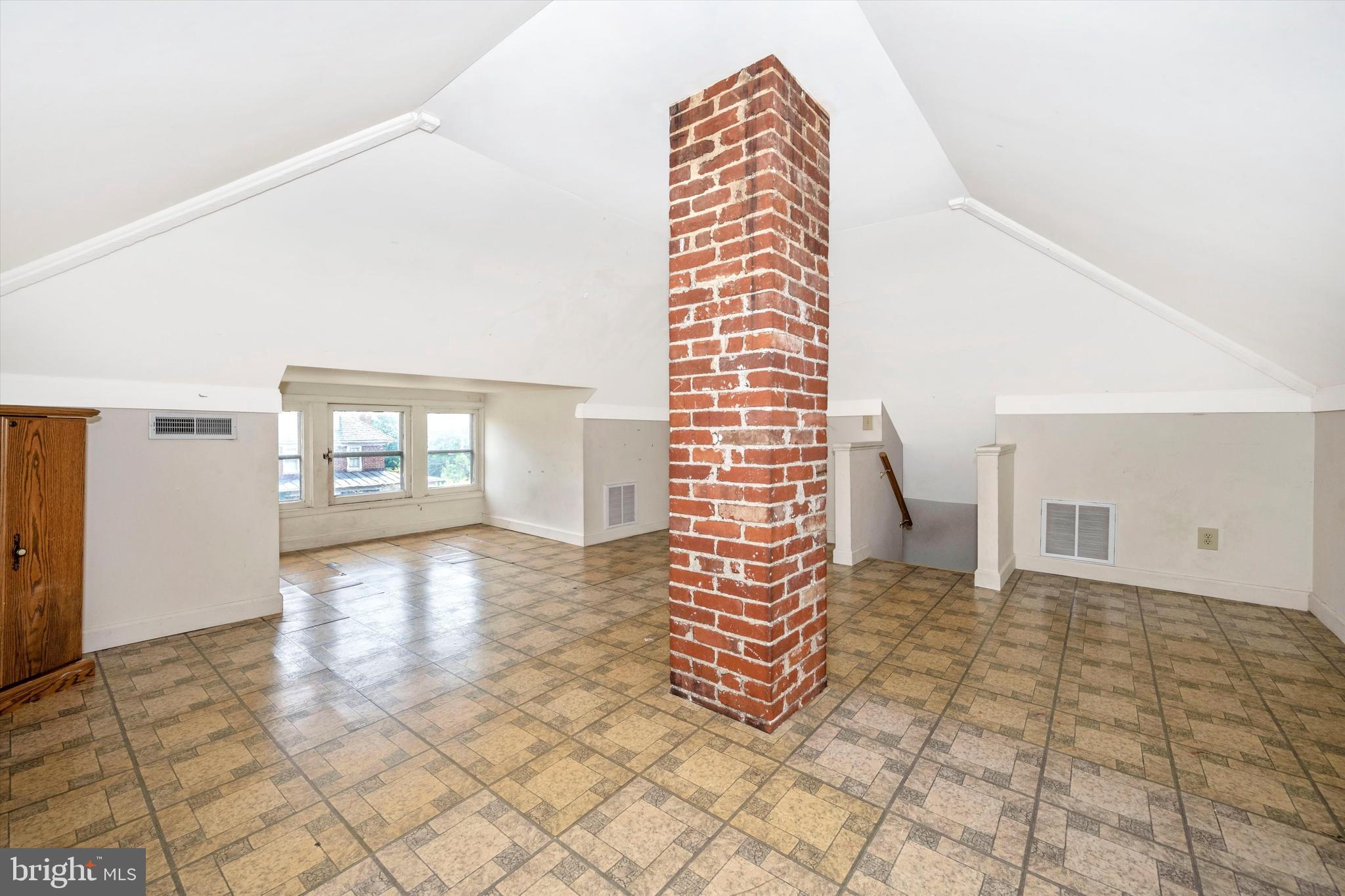 967 Mulberry Ave