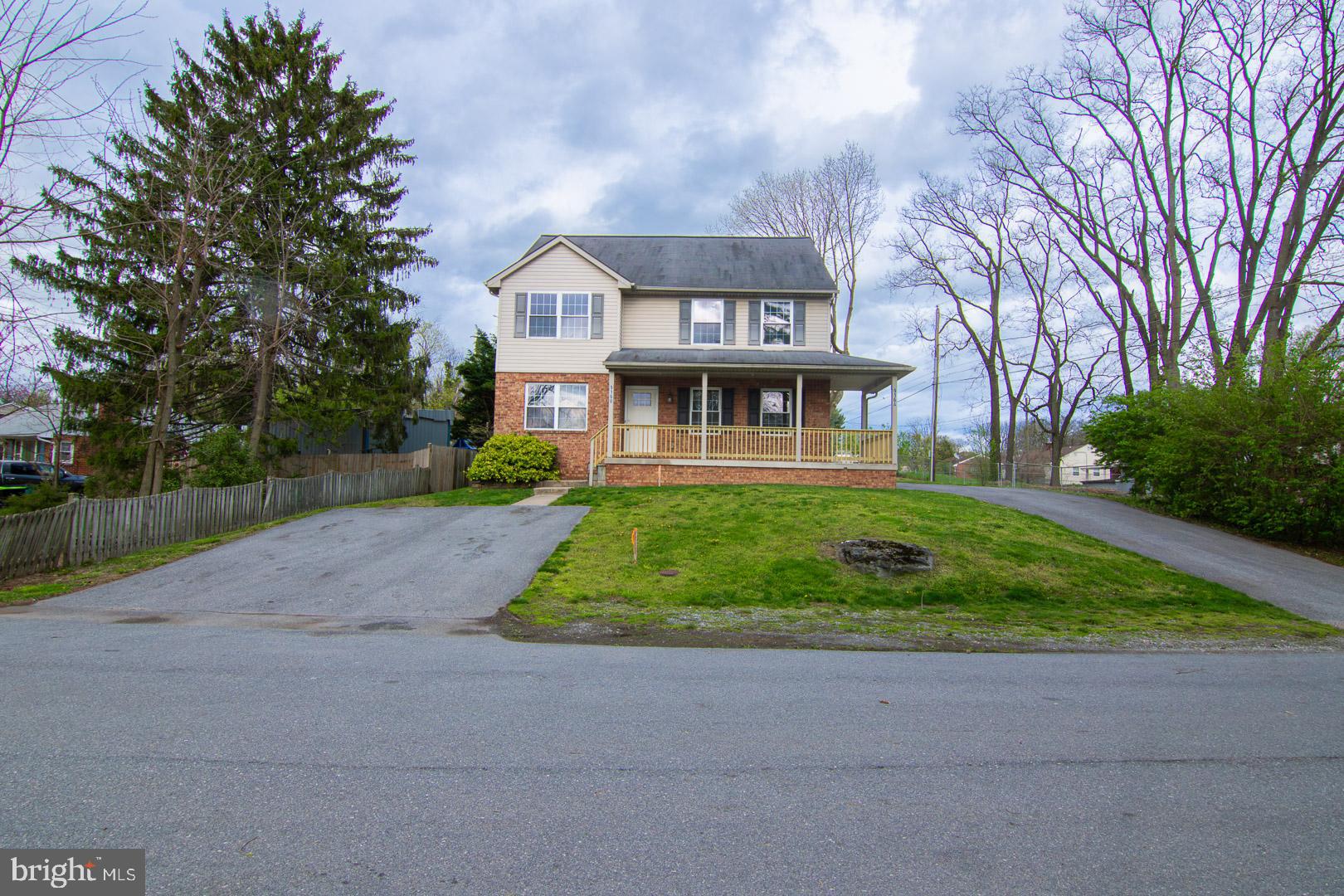 916-B Harwood Rd