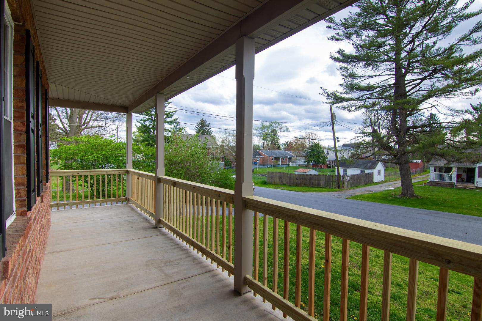 916-B Harwood Rd