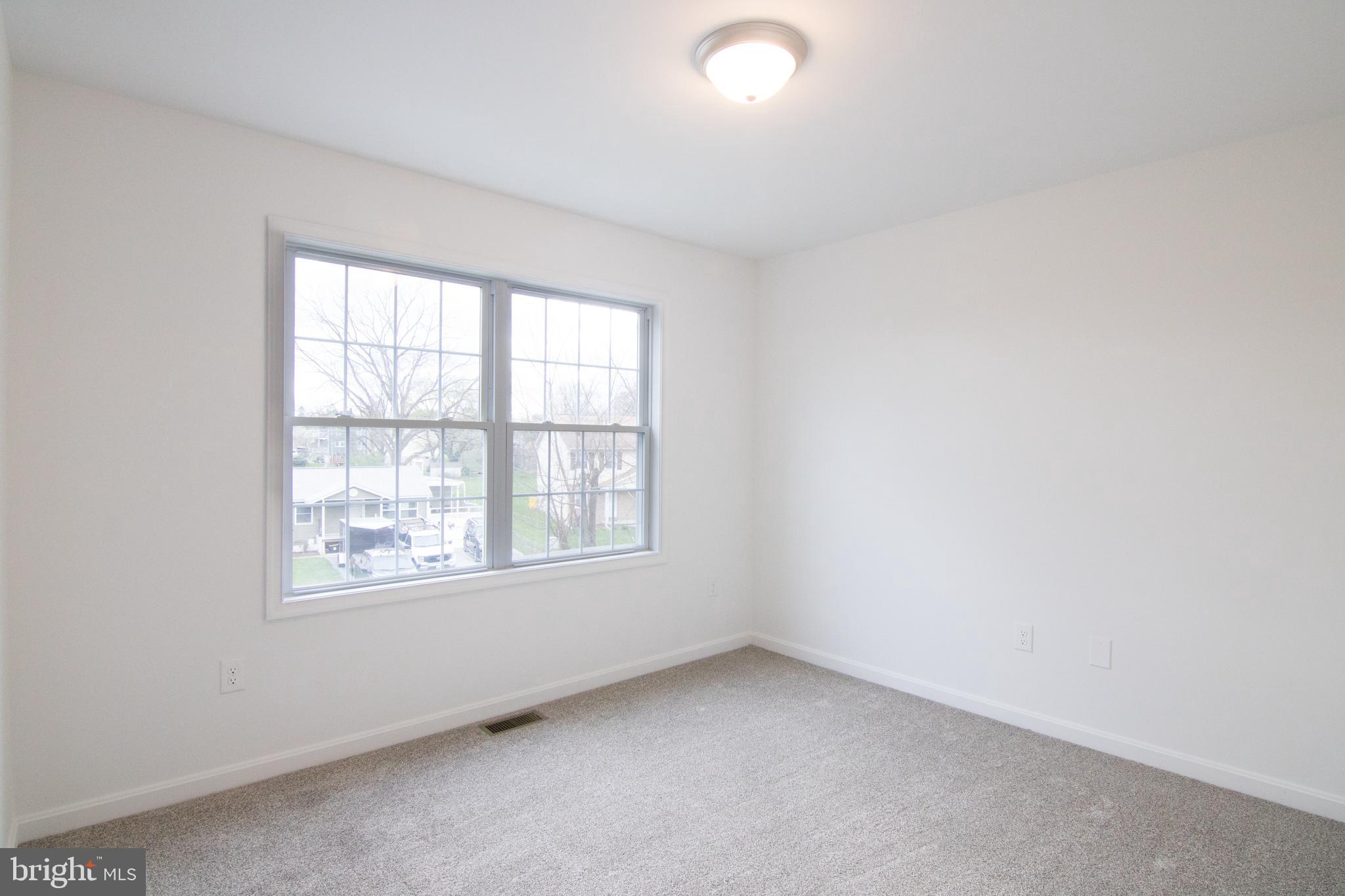 916-B Harwood Rd