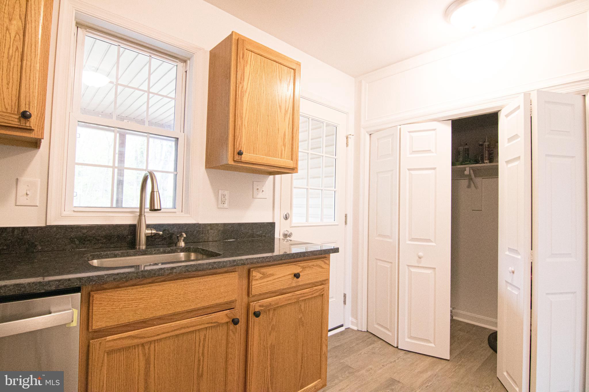 916-B Harwood Rd
