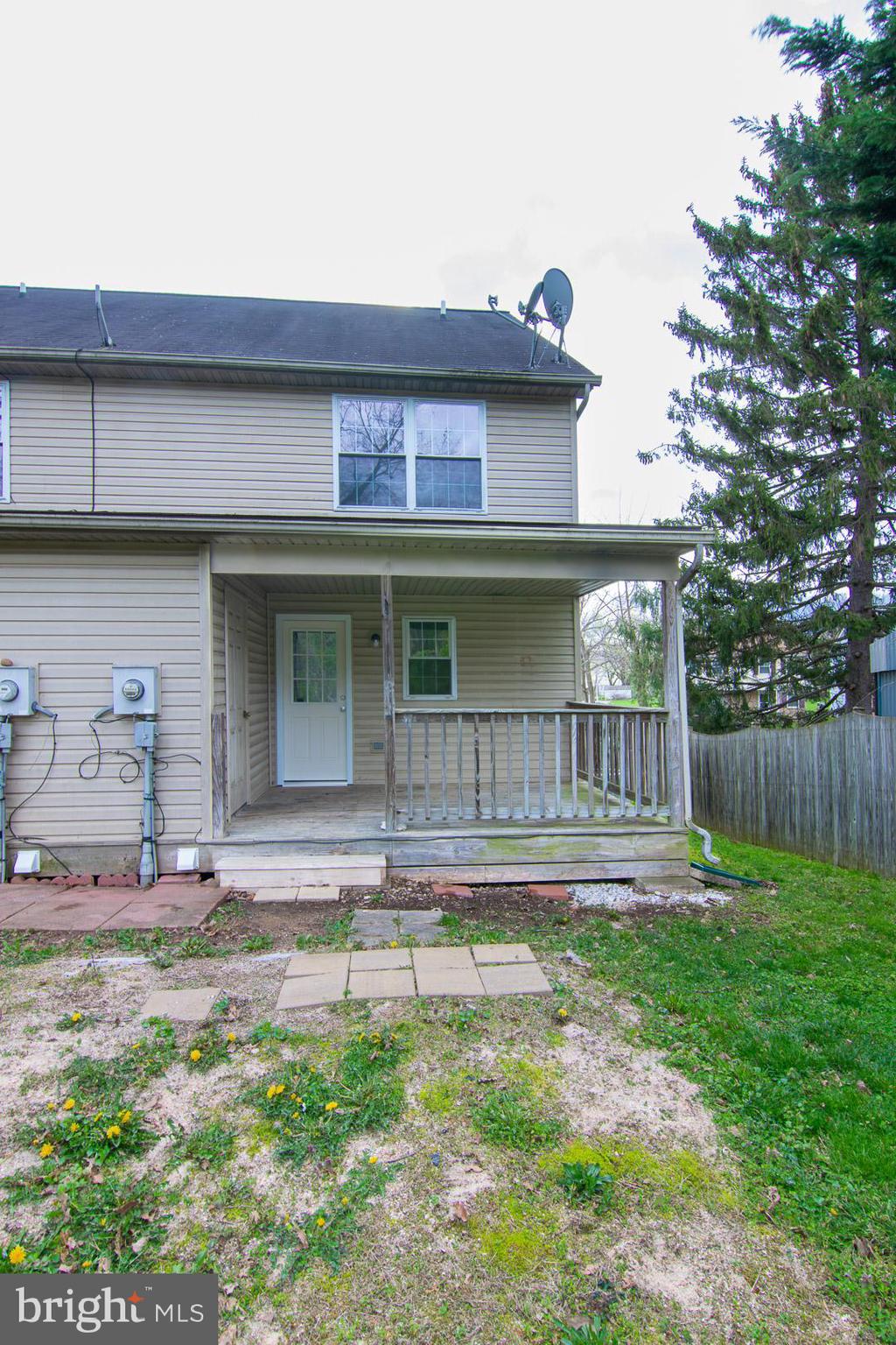 916-B Harwood Rd