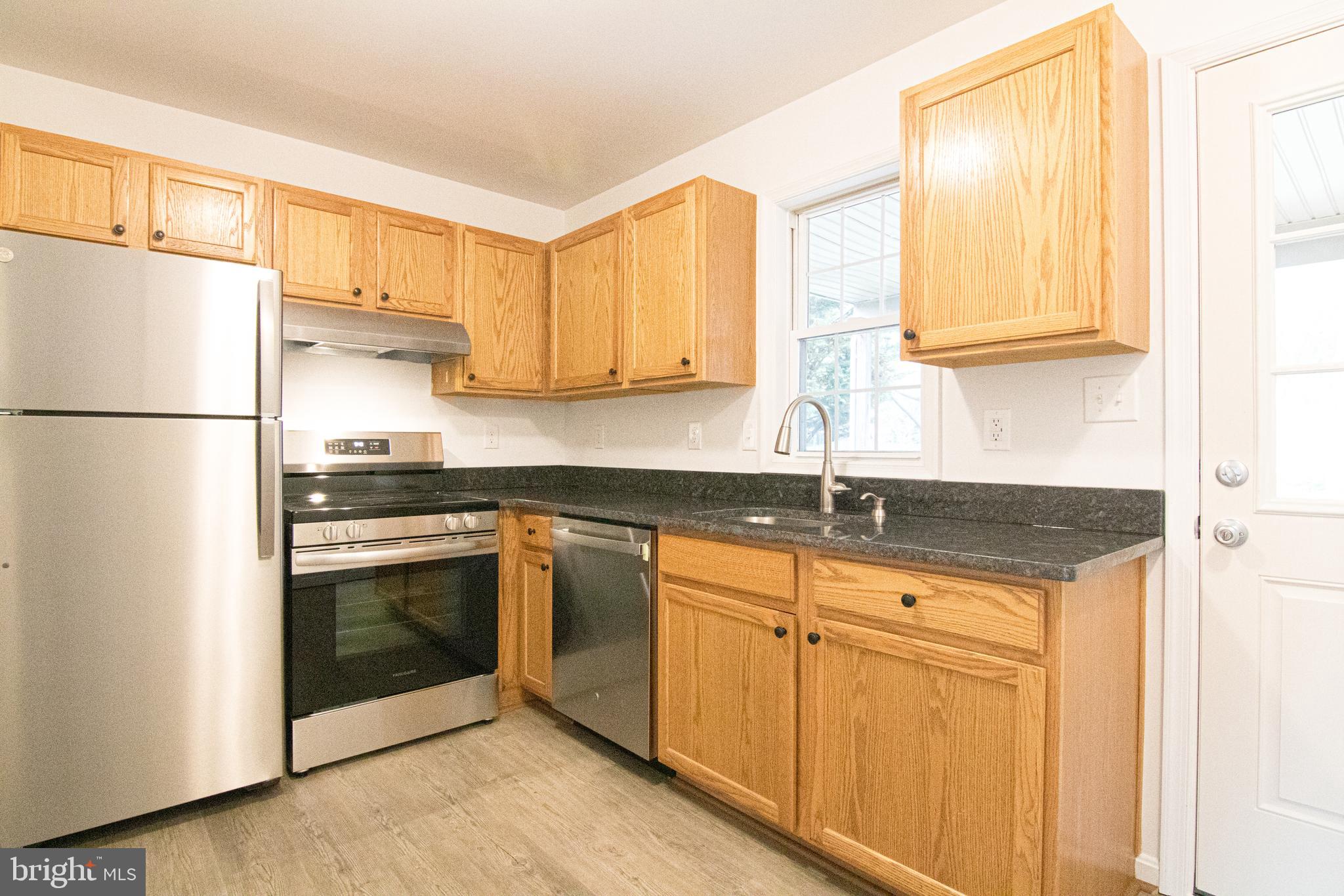 916-B Harwood Rd