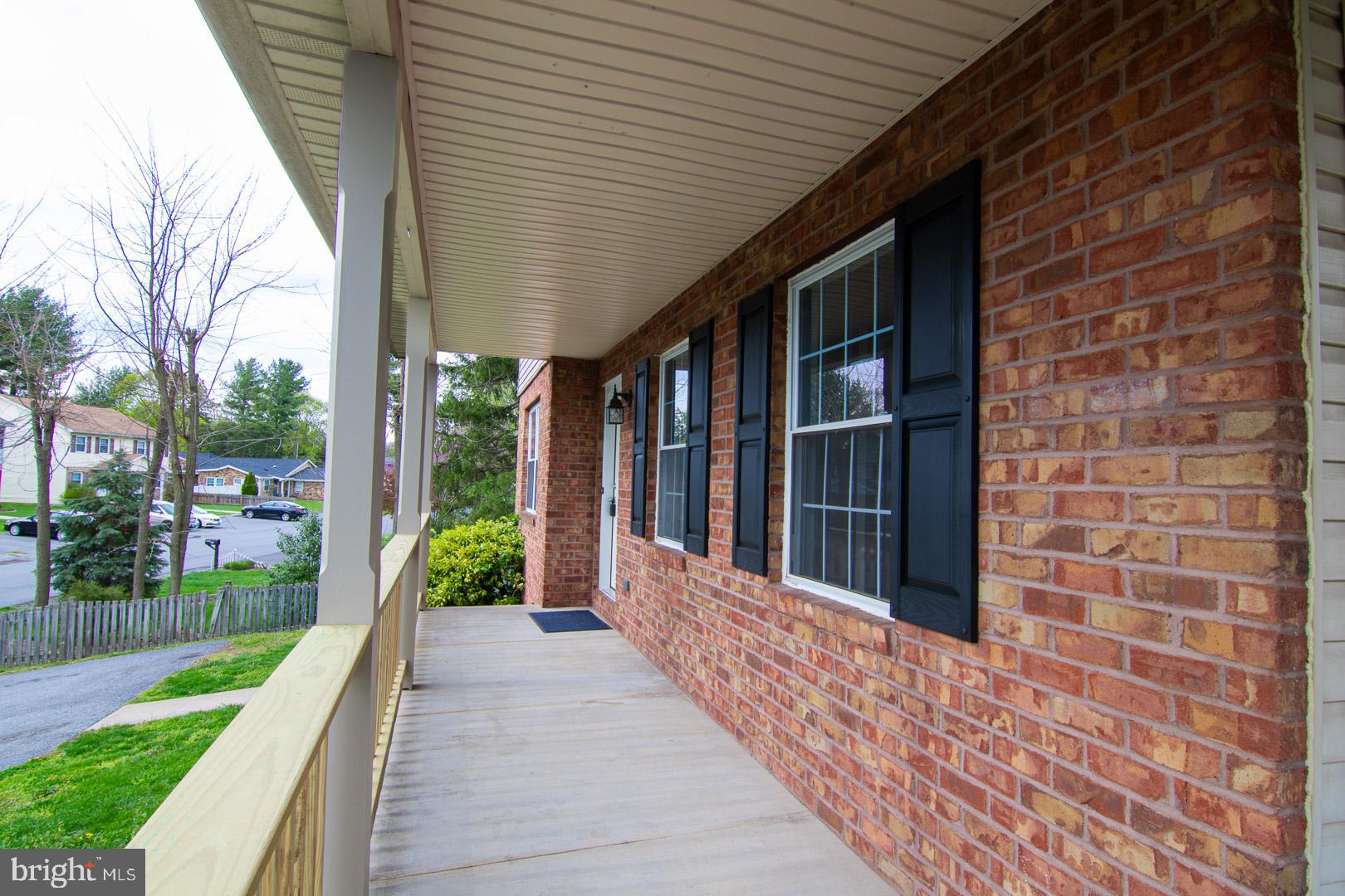 916-B Harwood Rd