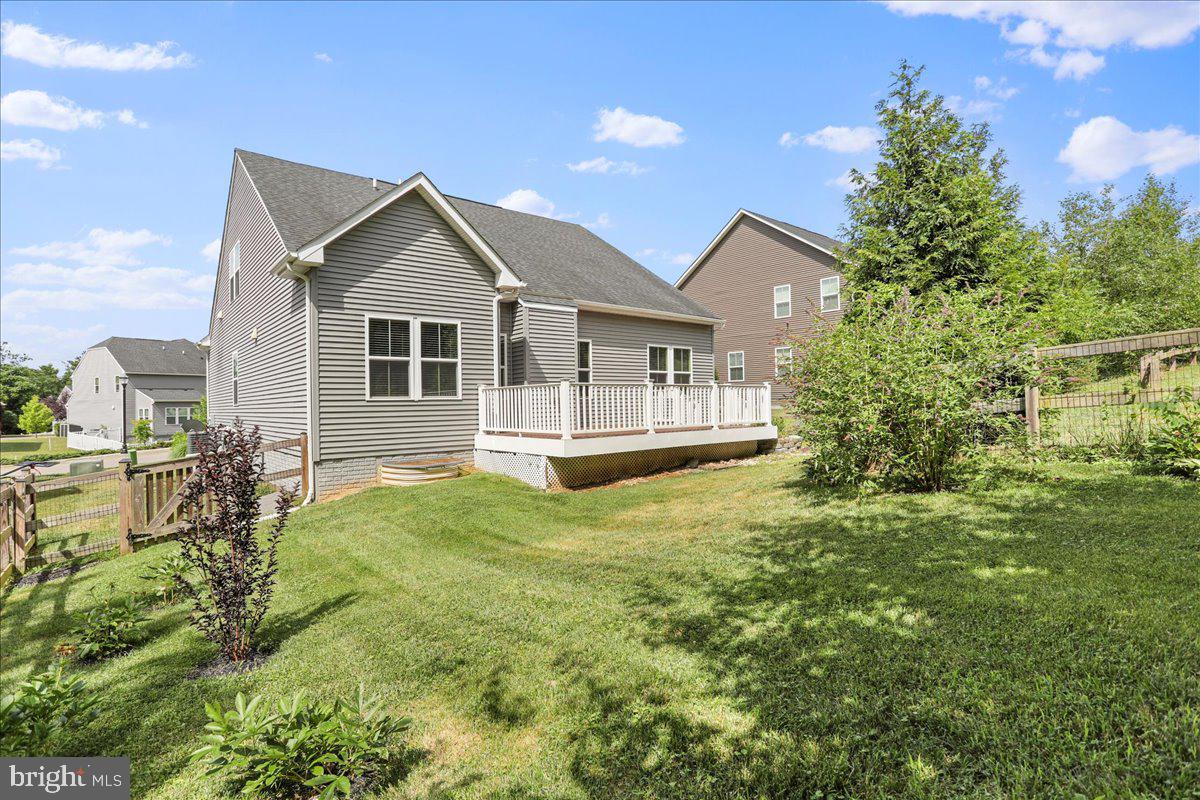 318 E Wing Way