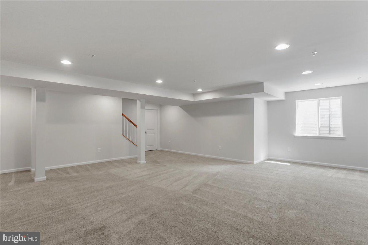 318 E Wing Way