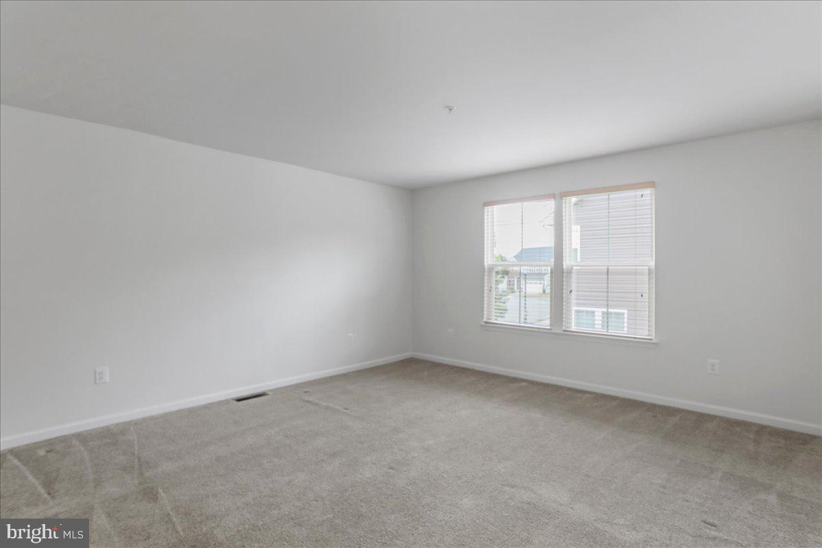 318 E Wing Way