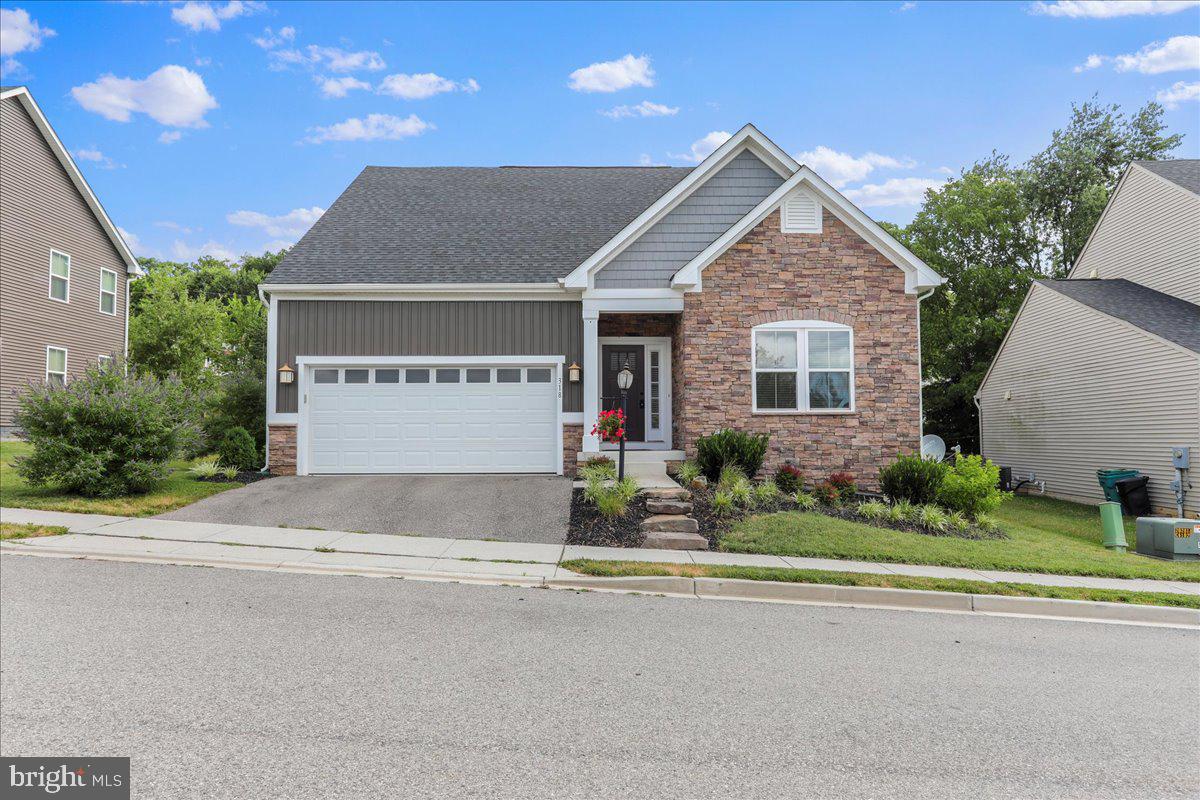 318 E Wing Way