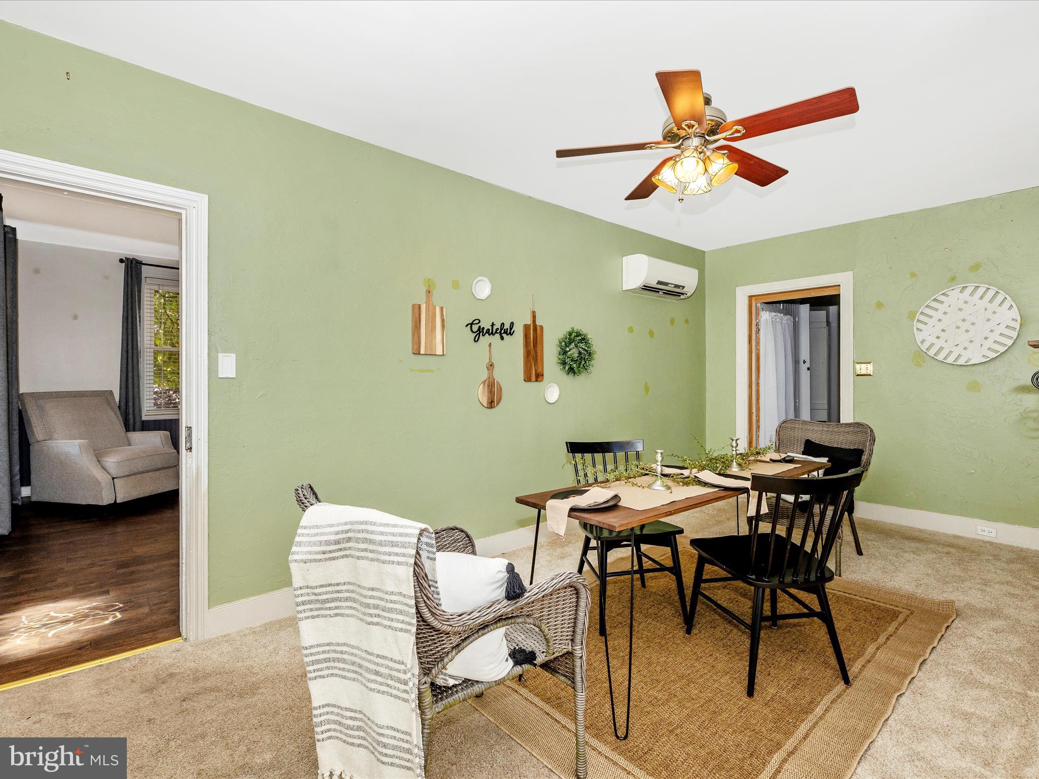 21130-21126 Twin Springs Dr