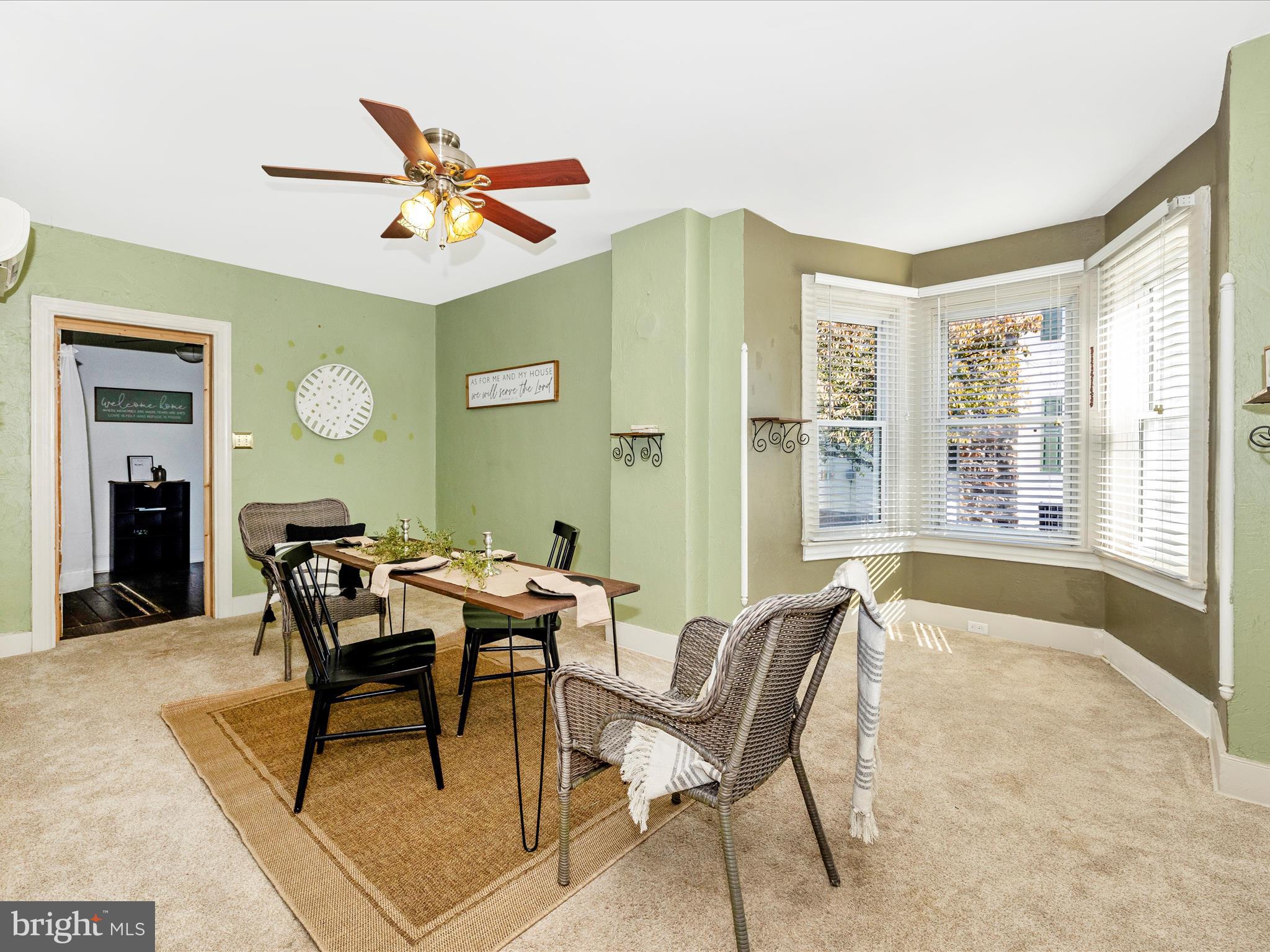 21130-21126 Twin Springs Dr
