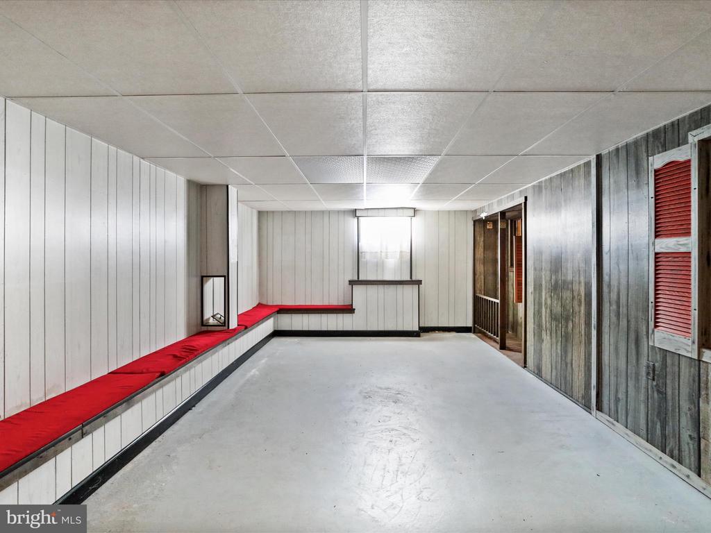 229 Division Ave
