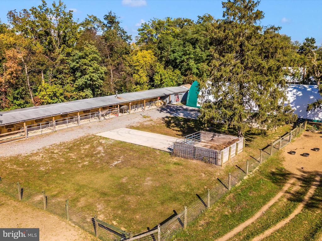 22705 Jefferson Blvd