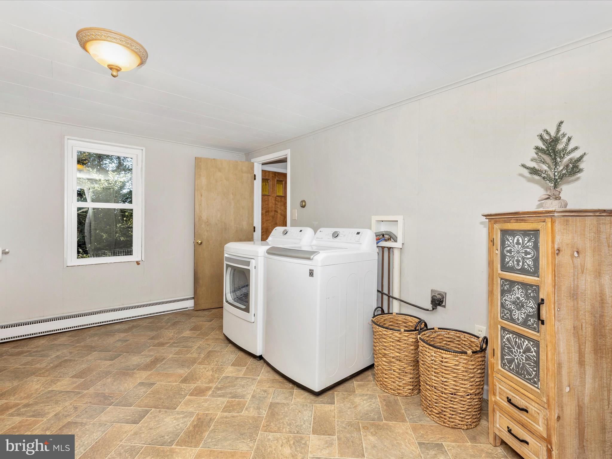 22705 Jefferson Blvd