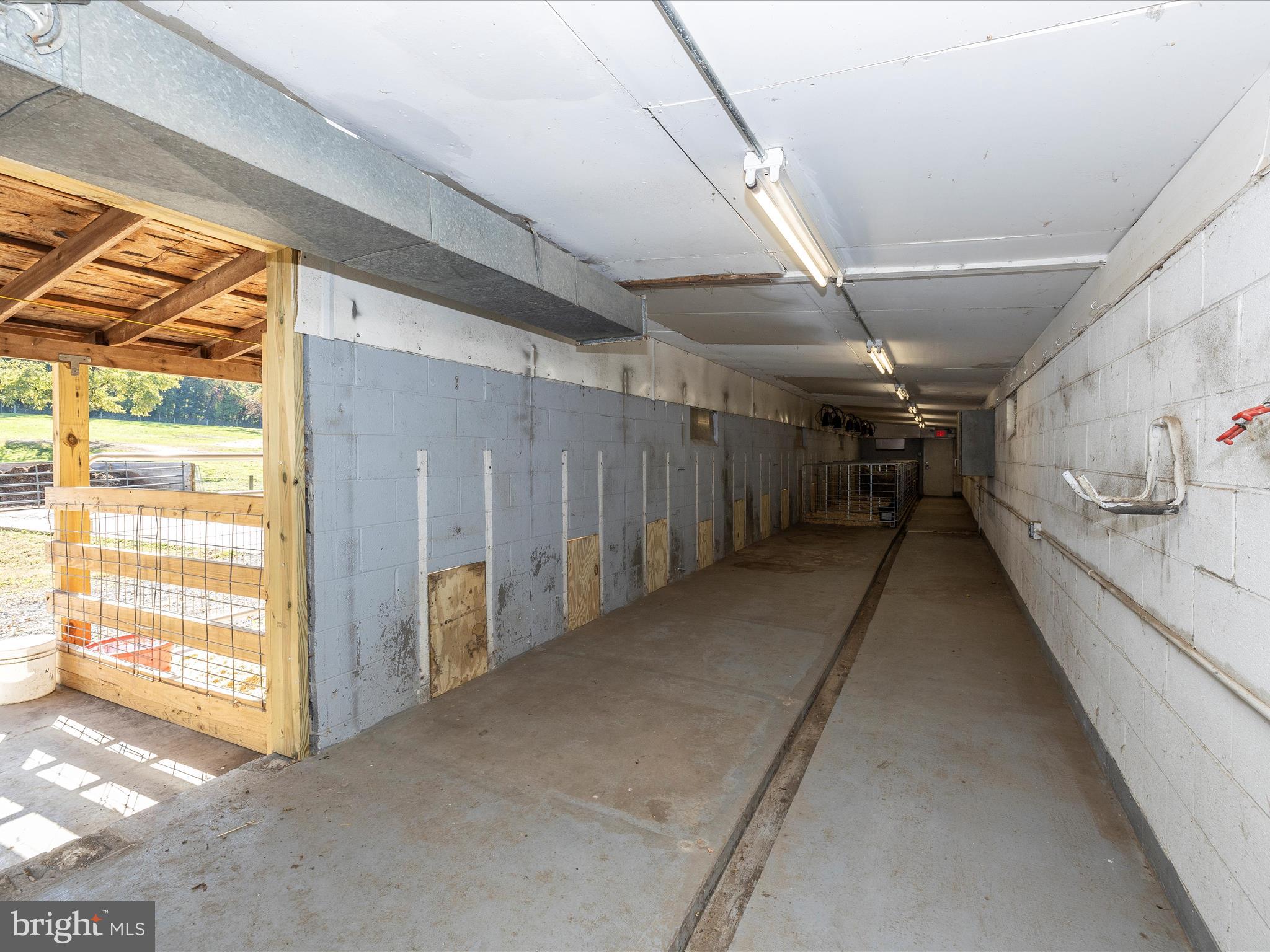 22705 Jefferson Blvd