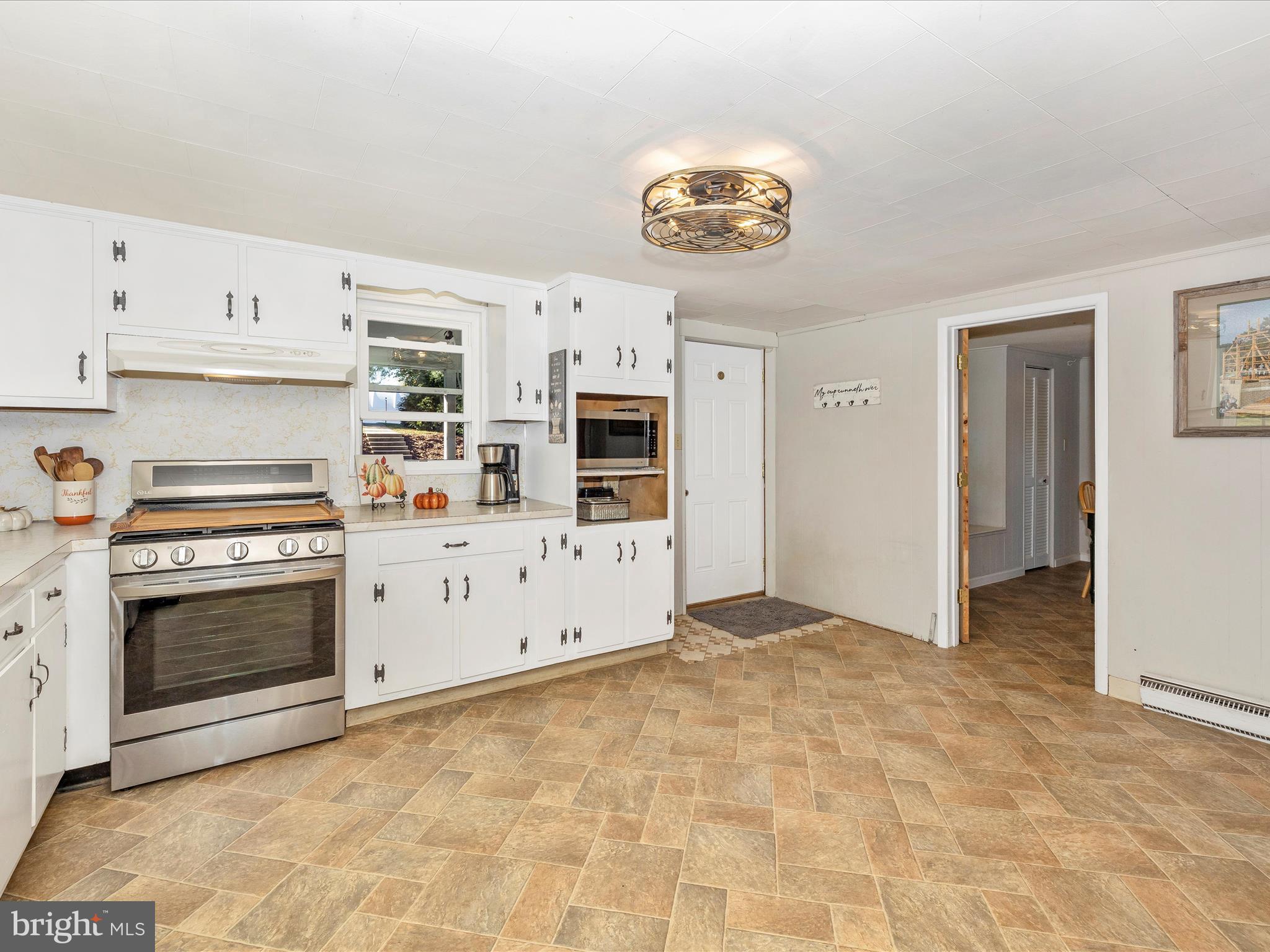 22705 Jefferson Blvd