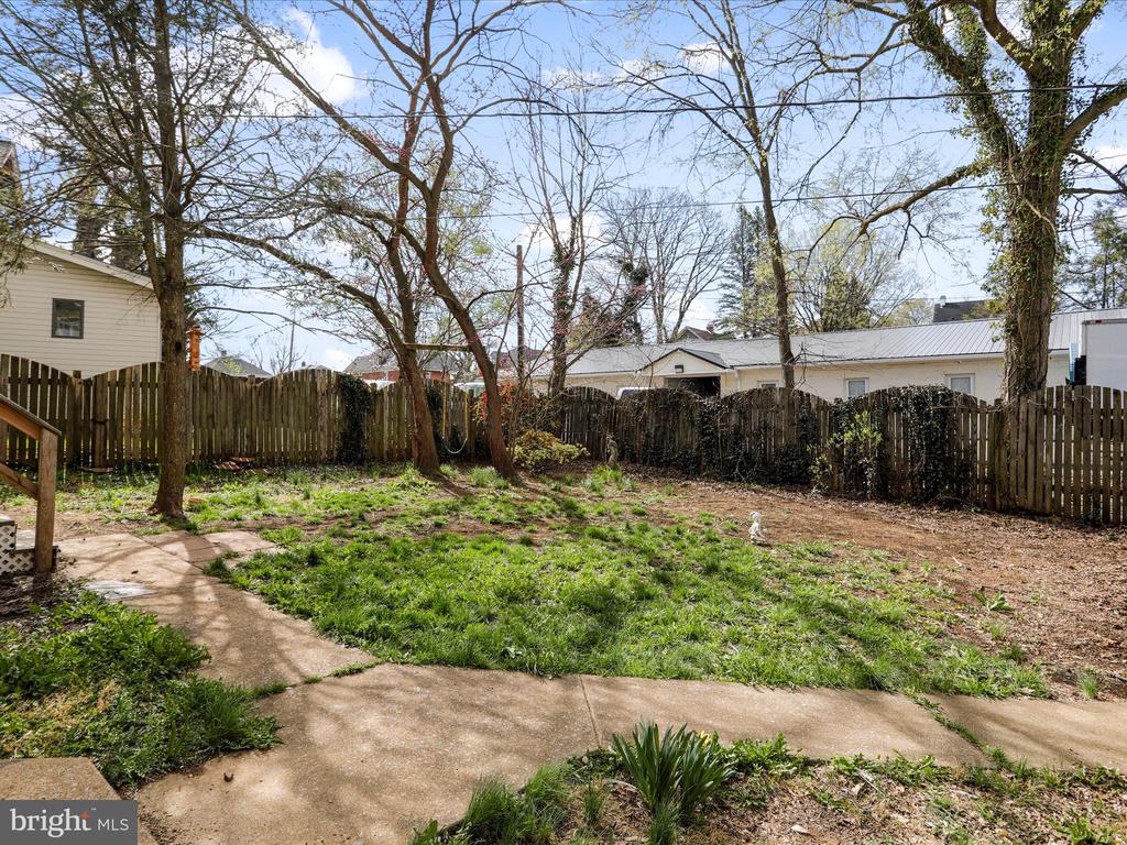 570 Dunn Irvin Dr