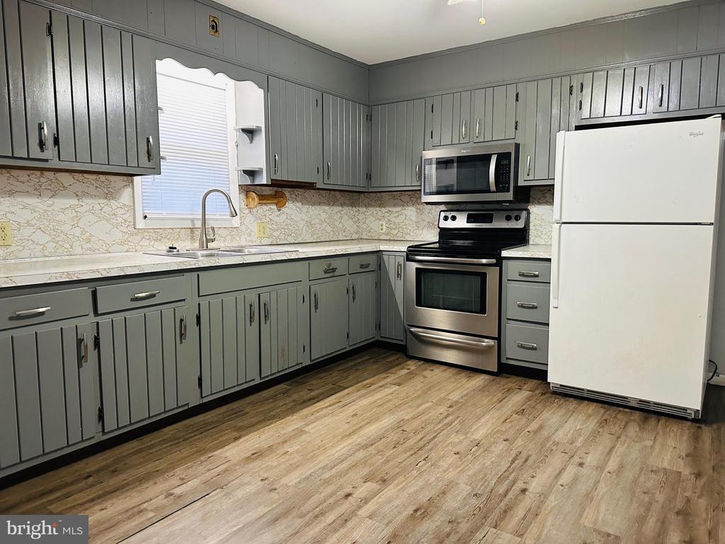 17006 Tower Dr