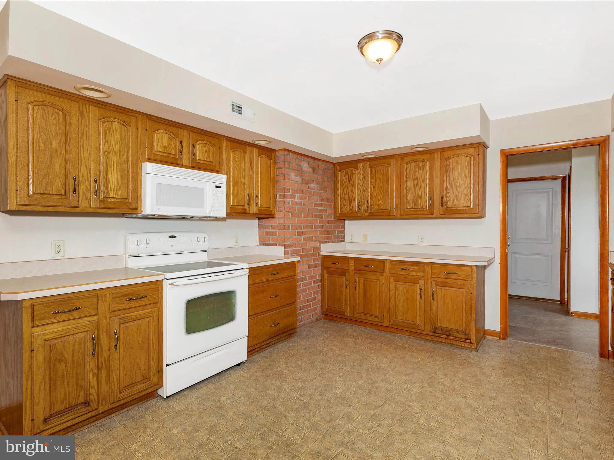 5103 Woodstock Ln