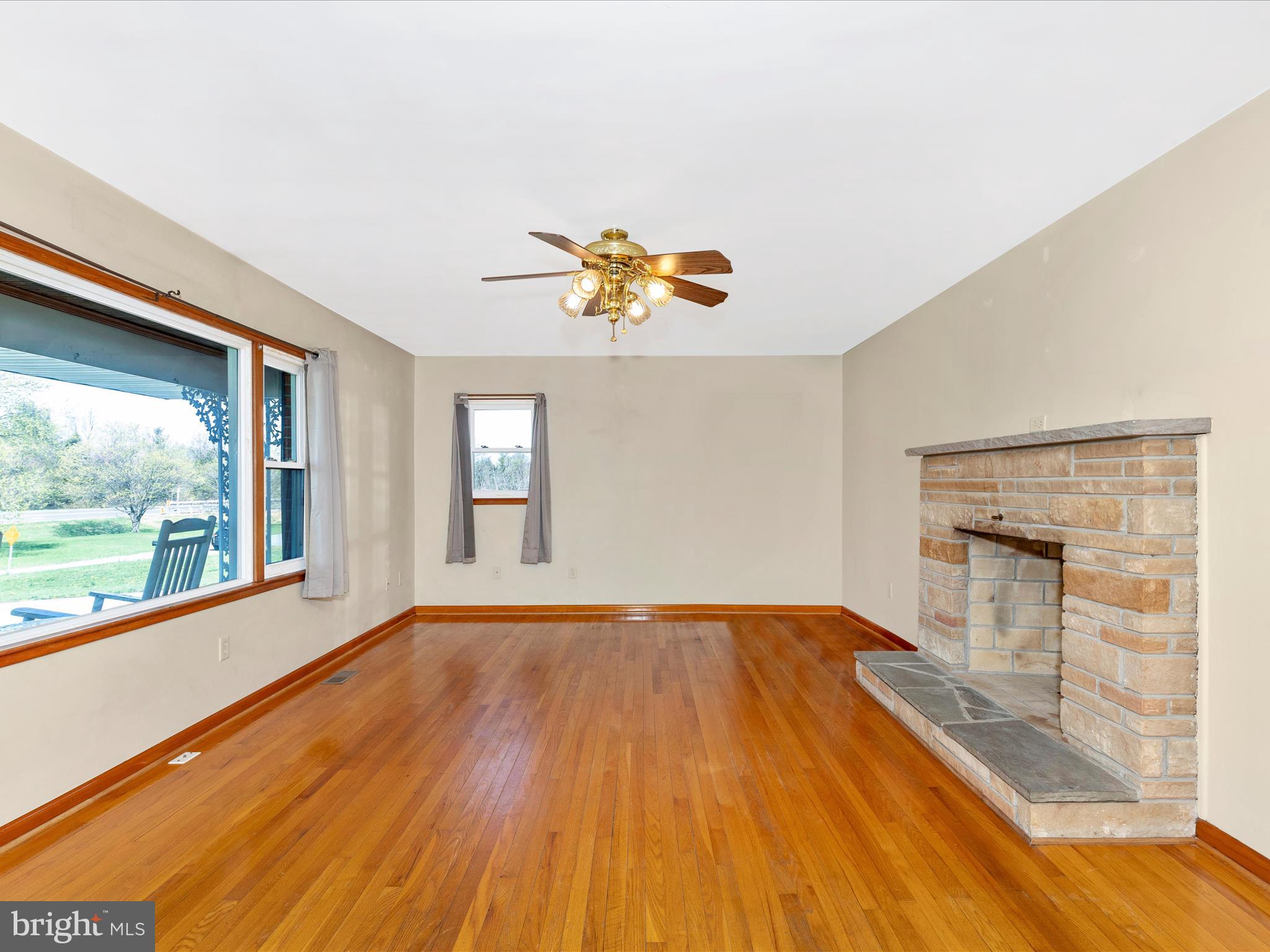 5103 Woodstock Ln