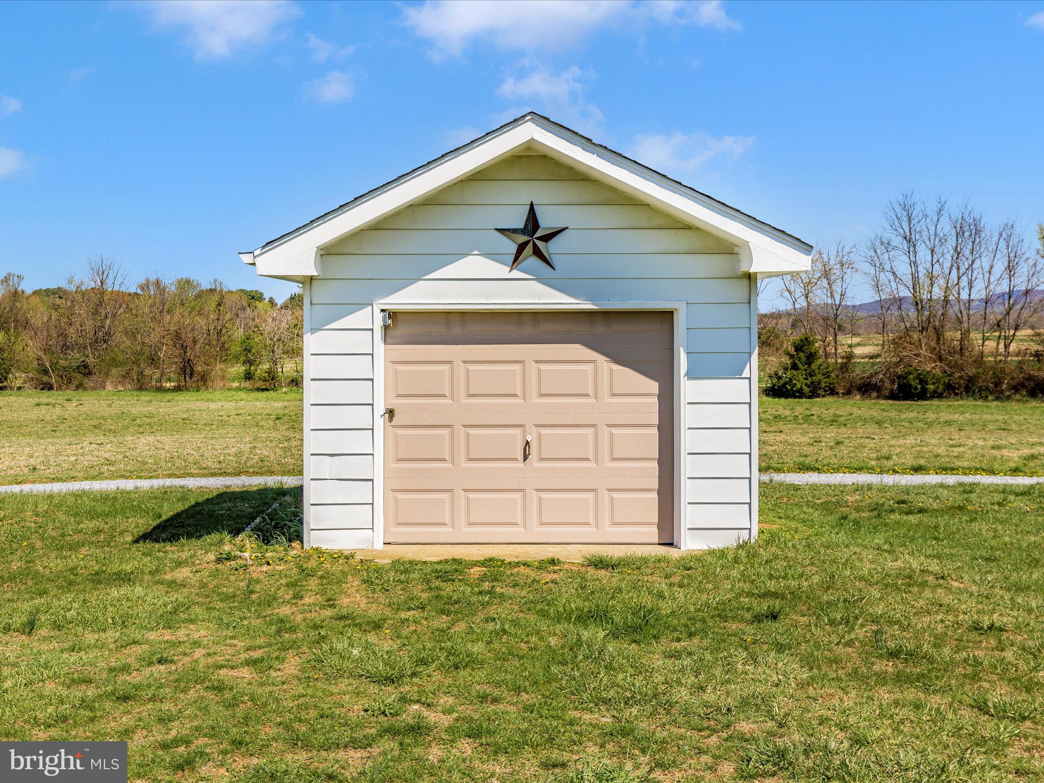 5103 Woodstock Ln