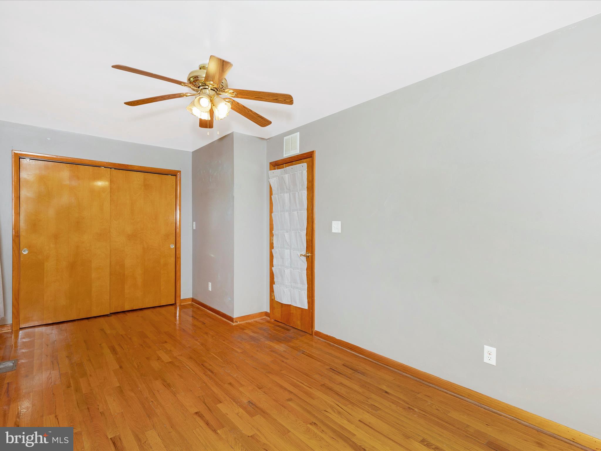 5103 Woodstock Ln