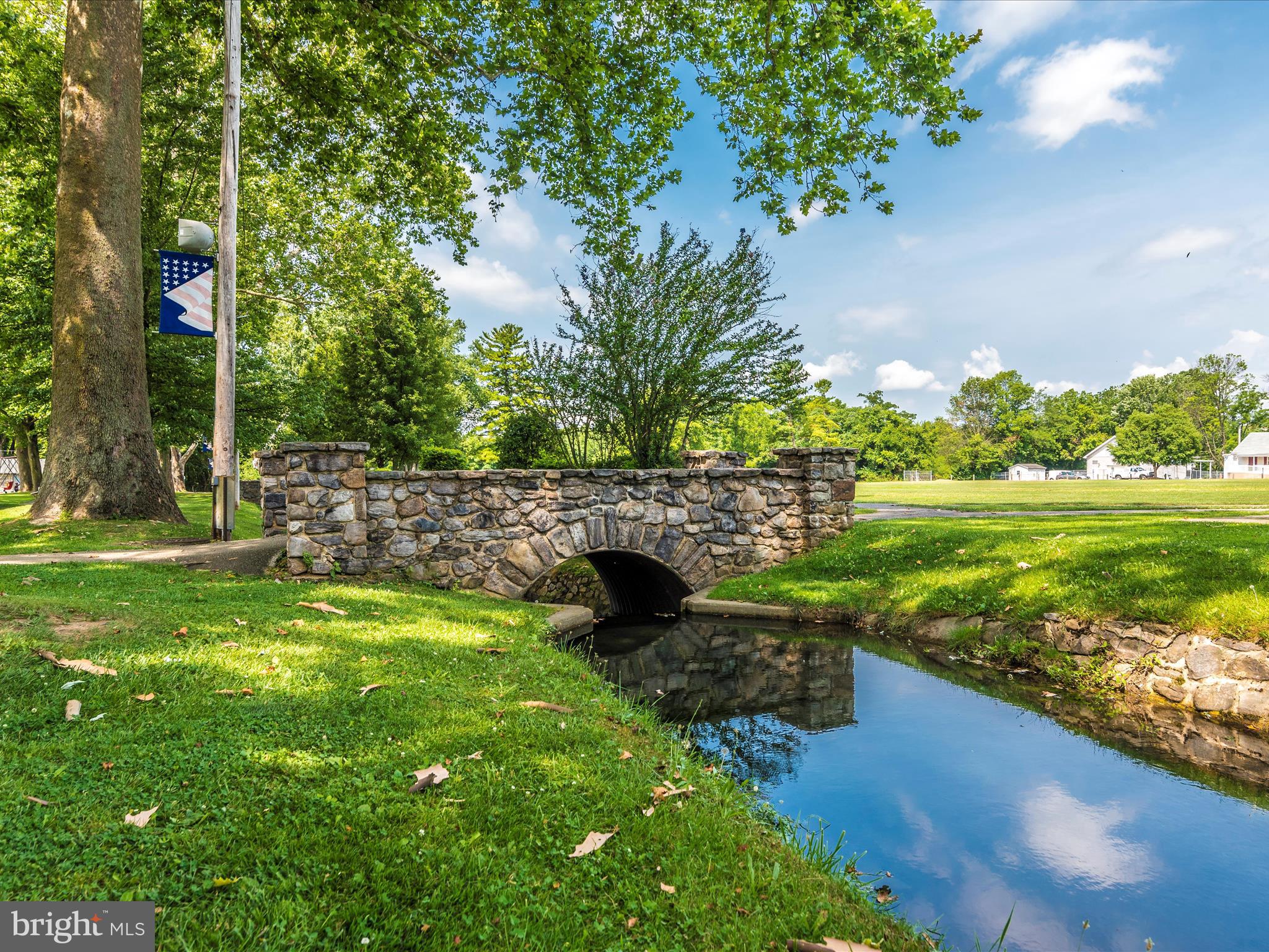 5103 Woodstock Ln