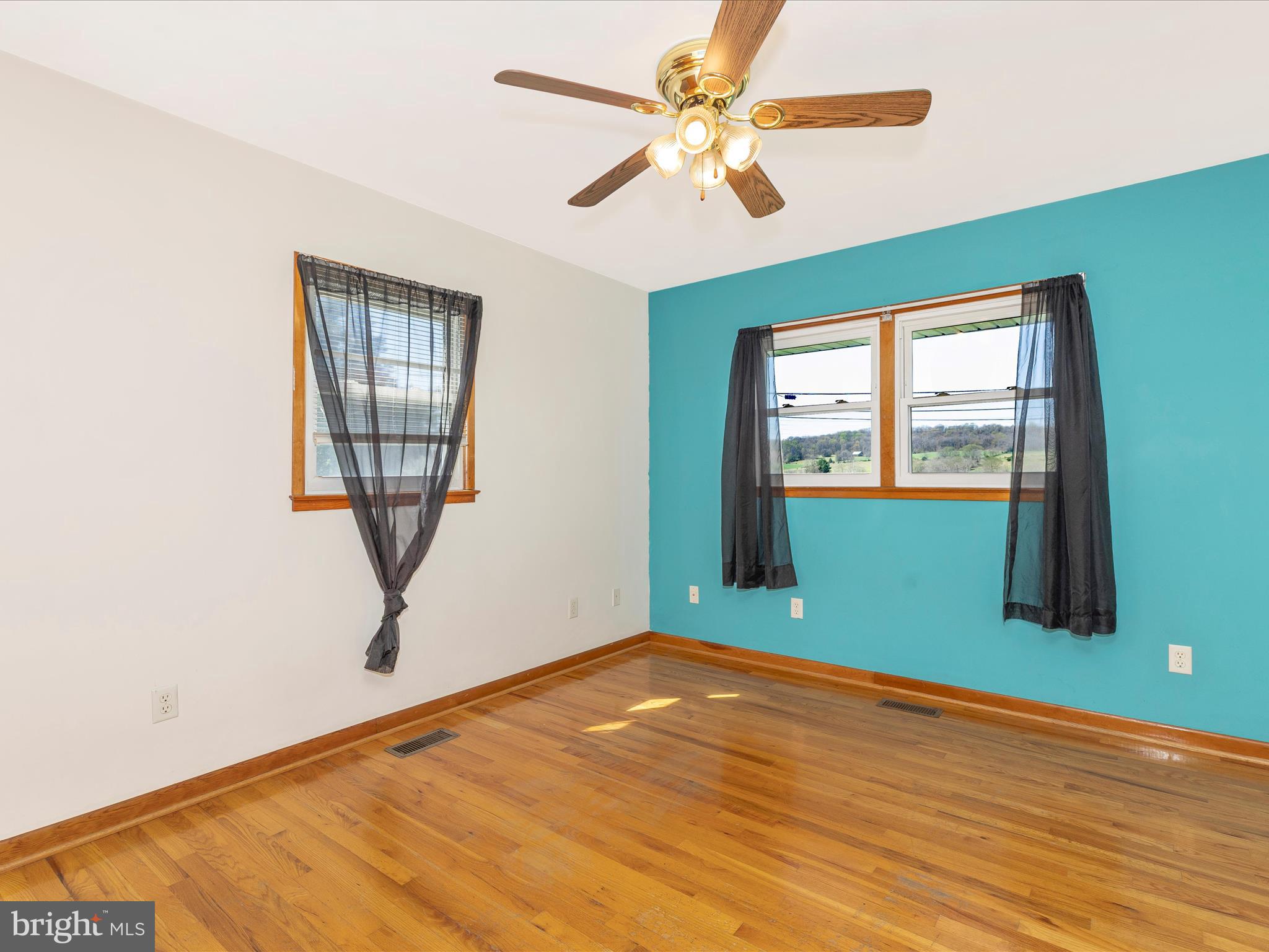 5103 Woodstock Ln
