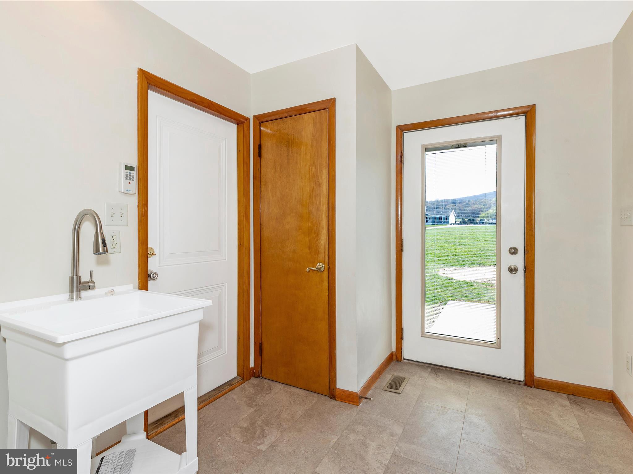 5103 Woodstock Ln