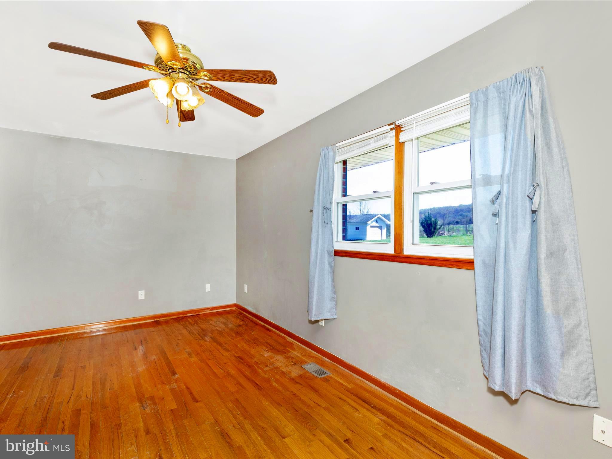5103 Woodstock Ln