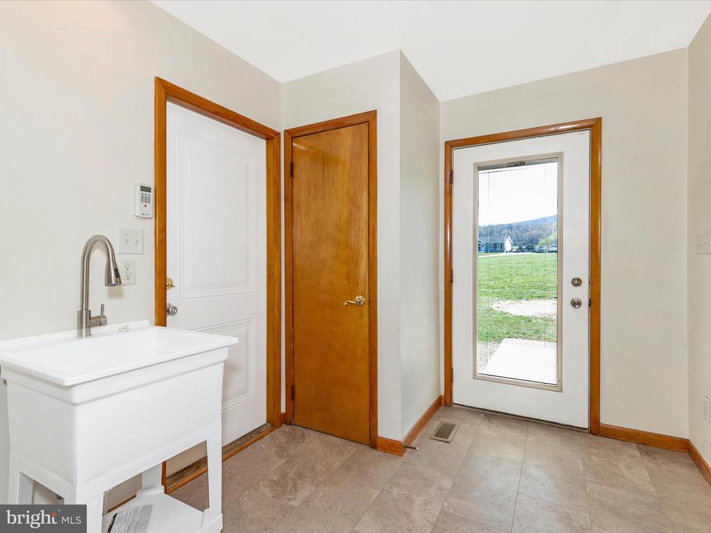 5103 Woodstock Ln
