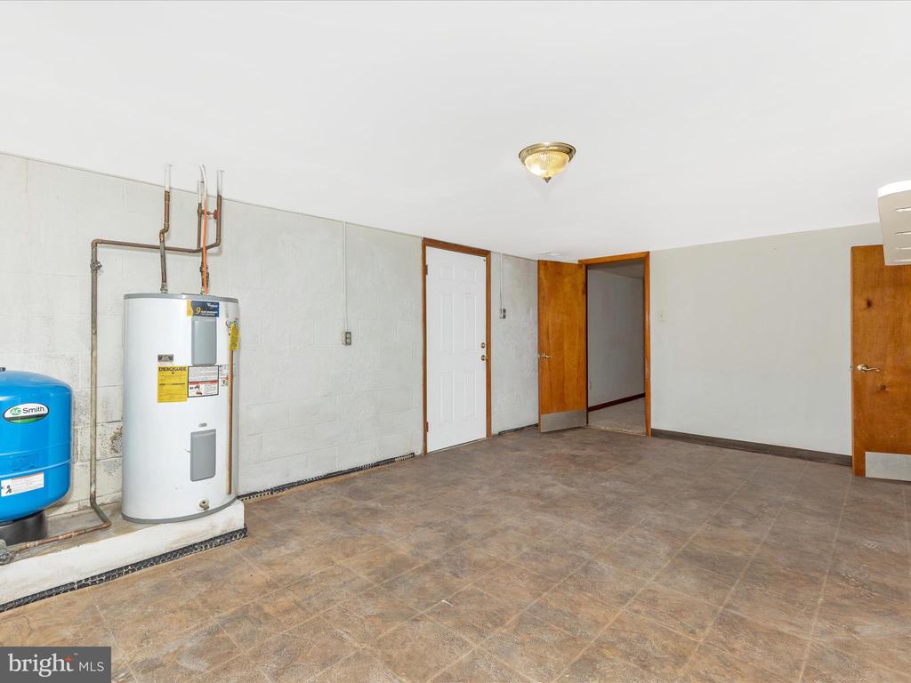 5103 Woodstock Ln
