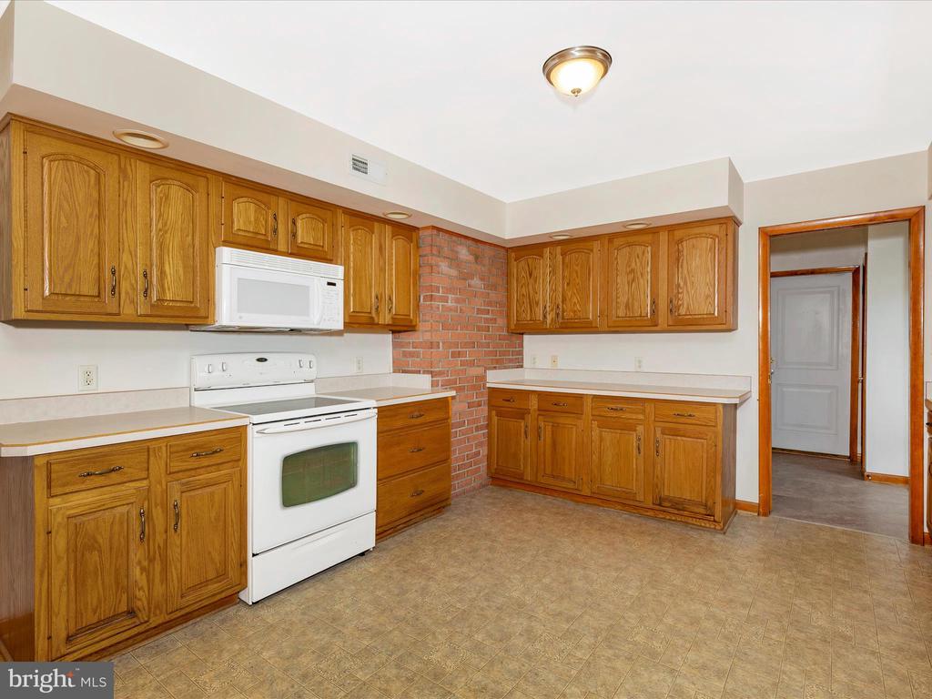 5103 Woodstock Ln