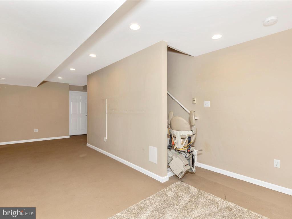 18001 Cavalier Ct