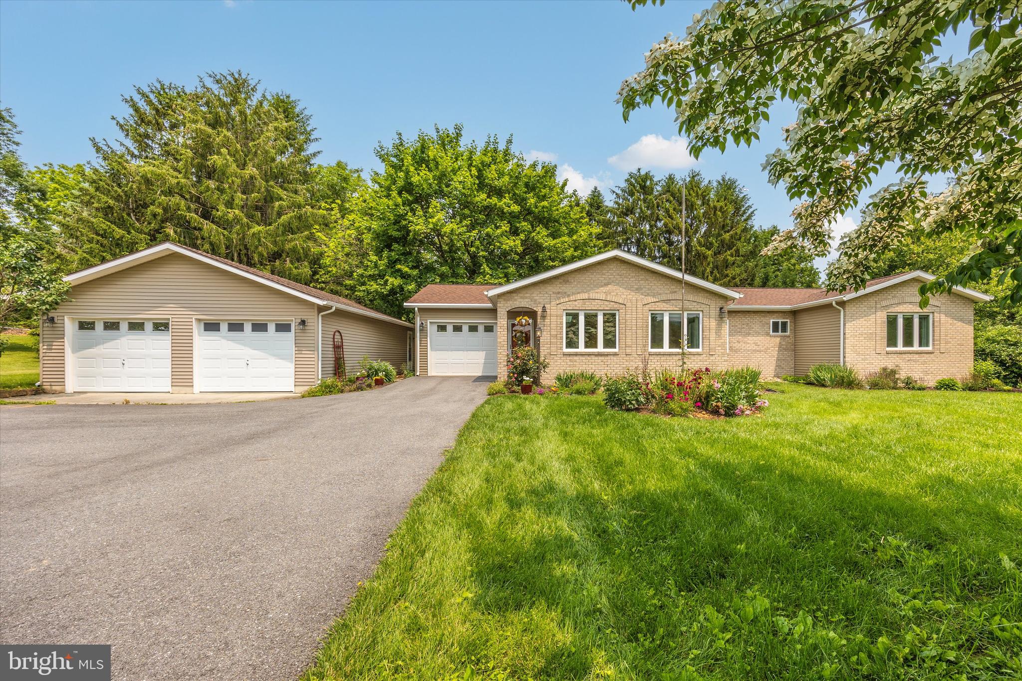 22028 Beaverbrook Dr