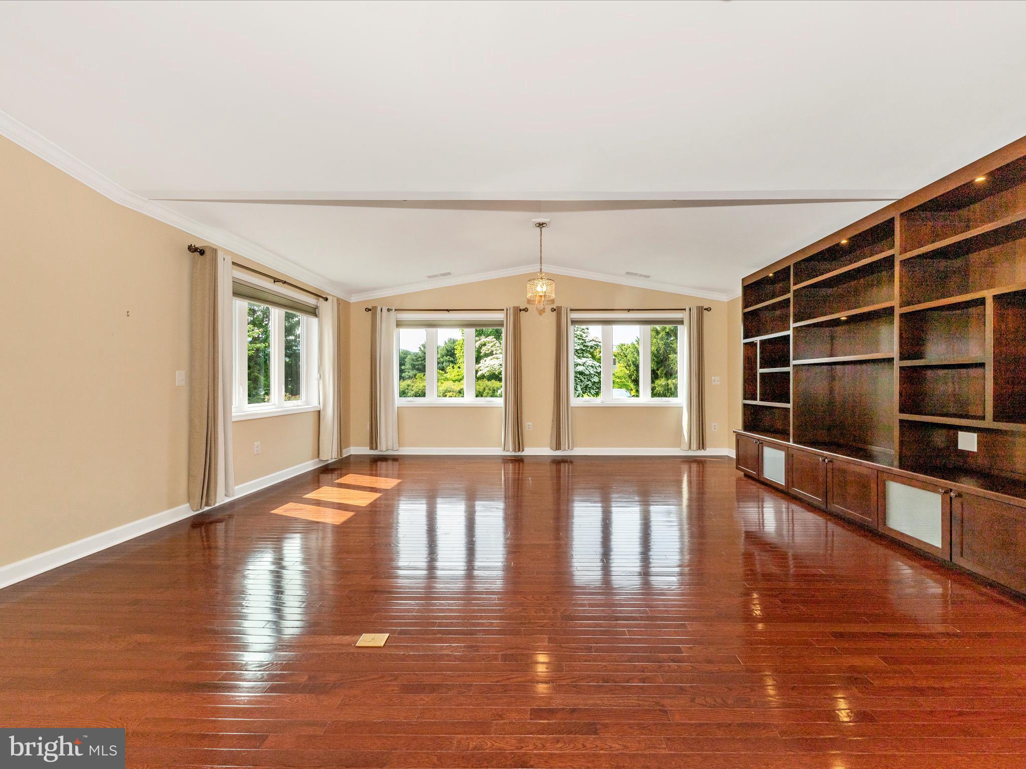 22028 Beaverbrook Dr