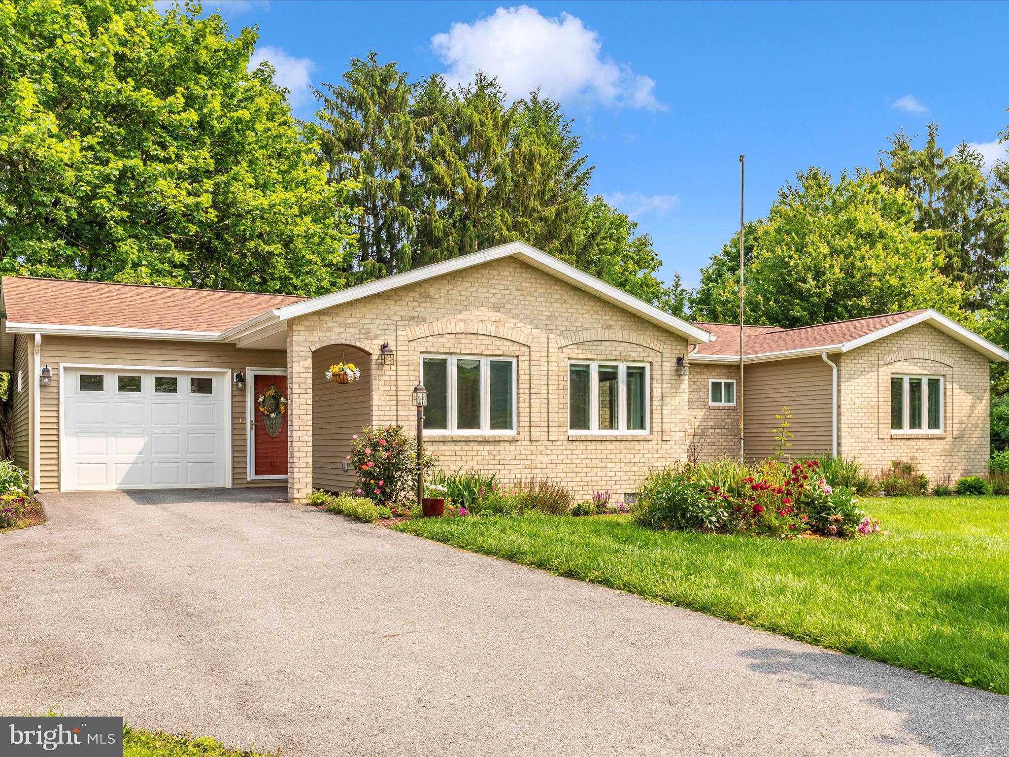 22028 Beaverbrook Dr