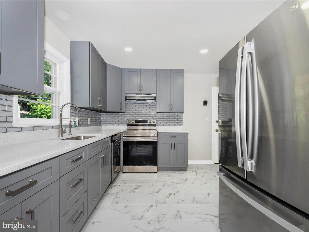 229 Division Ave
