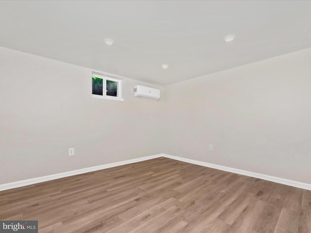229 Division Ave