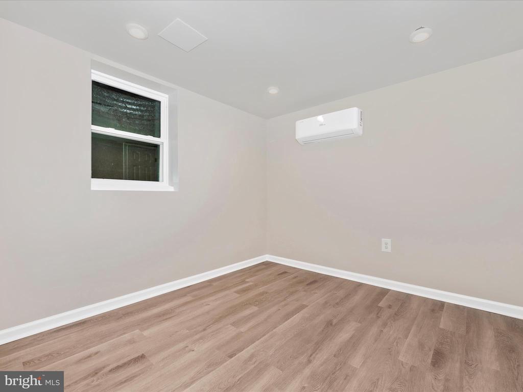 229 Division Ave
