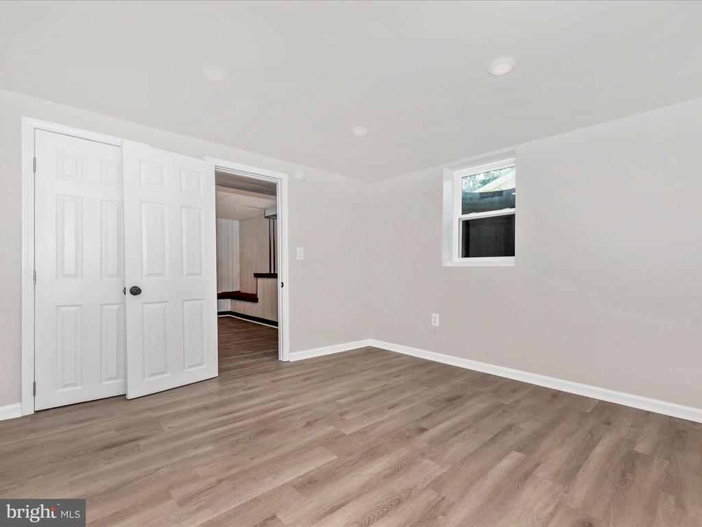 229 Division Ave