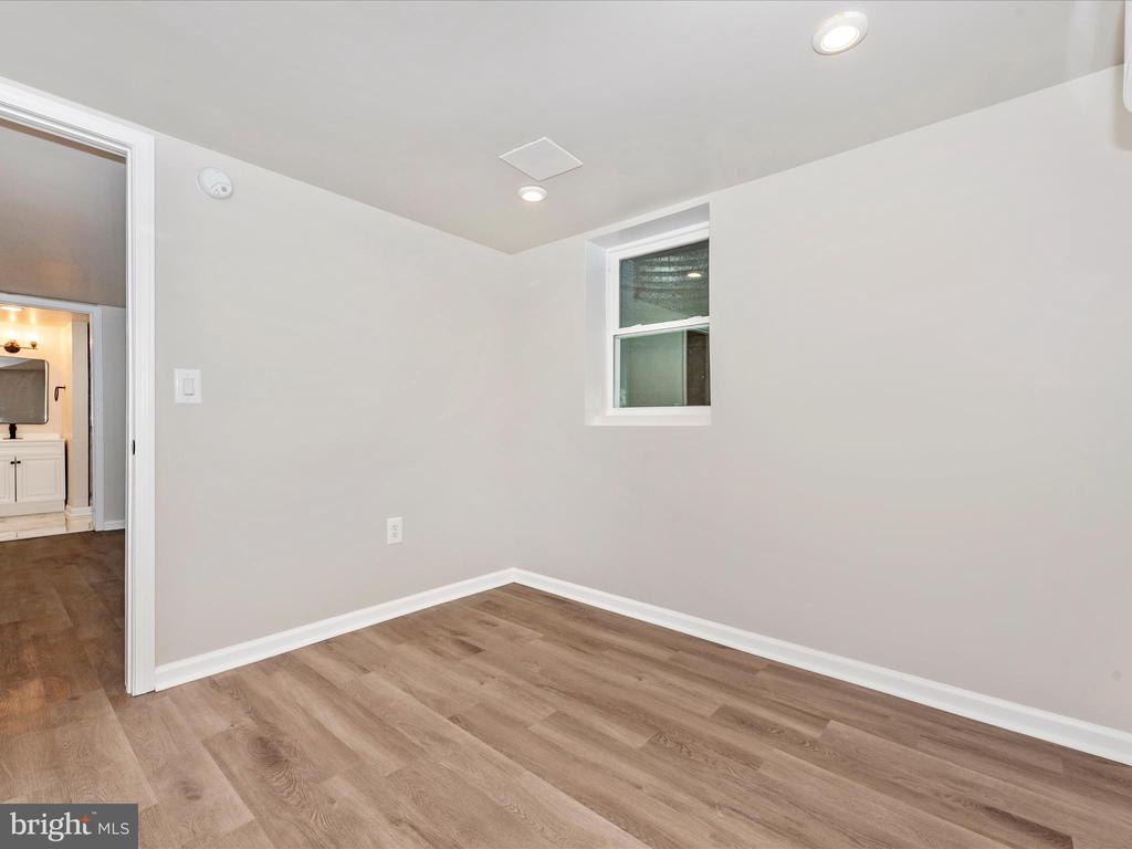 229 Division Ave